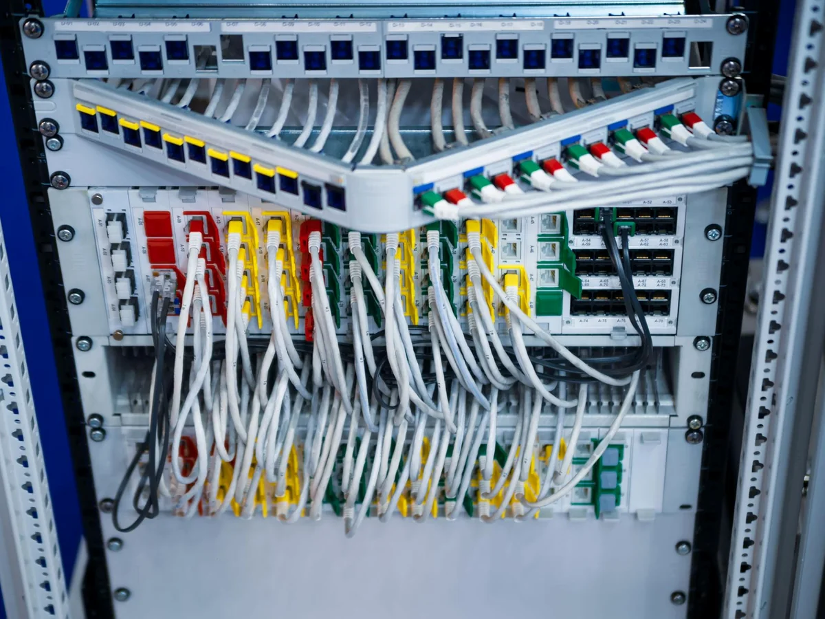 Professionell aufgebaute Datentechnik